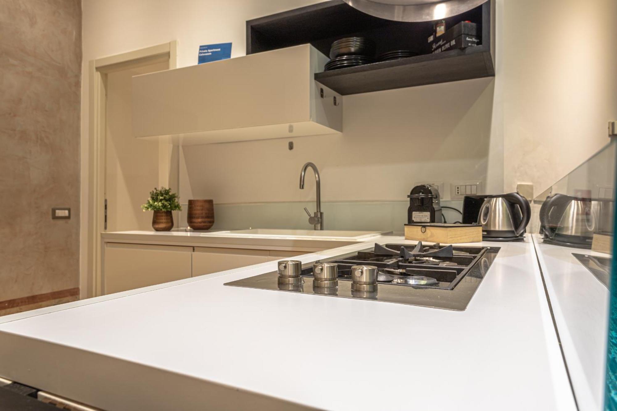 Private Apartment Colosseum Рим Экстерьер фото