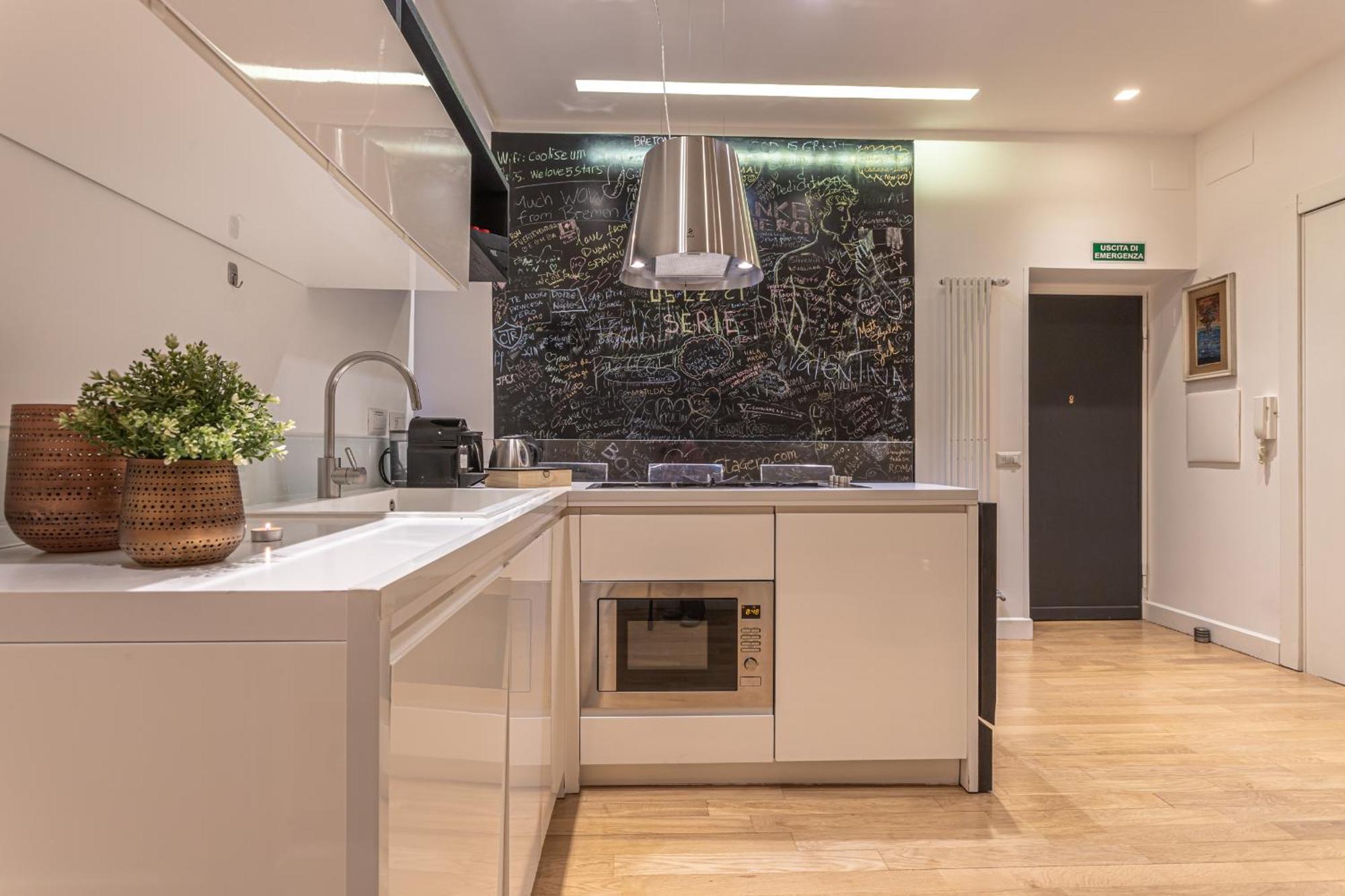 Private Apartment Colosseum Рим Экстерьер фото