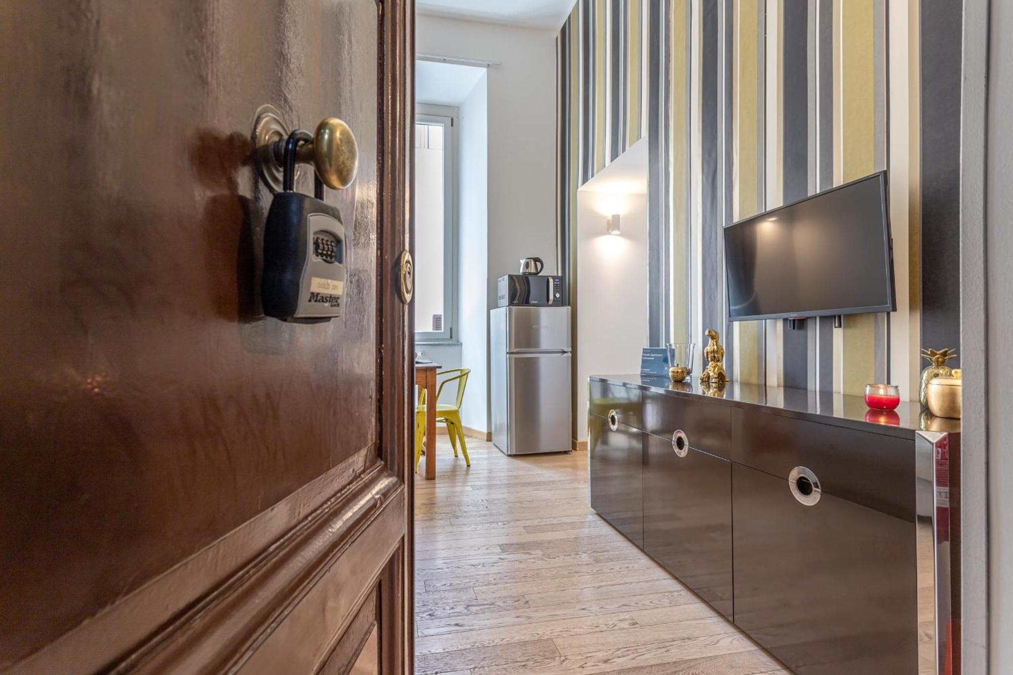 Private Apartment Colosseum Рим Экстерьер фото