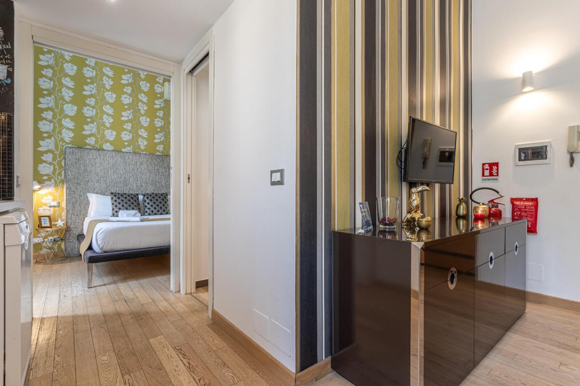 Private Apartment Colosseum Рим Экстерьер фото